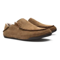 OluKai Kīpuka Hulu Indoor/Outdoor Slipper Toffee (Men's) -Comfortable Footwear Store Tof 2